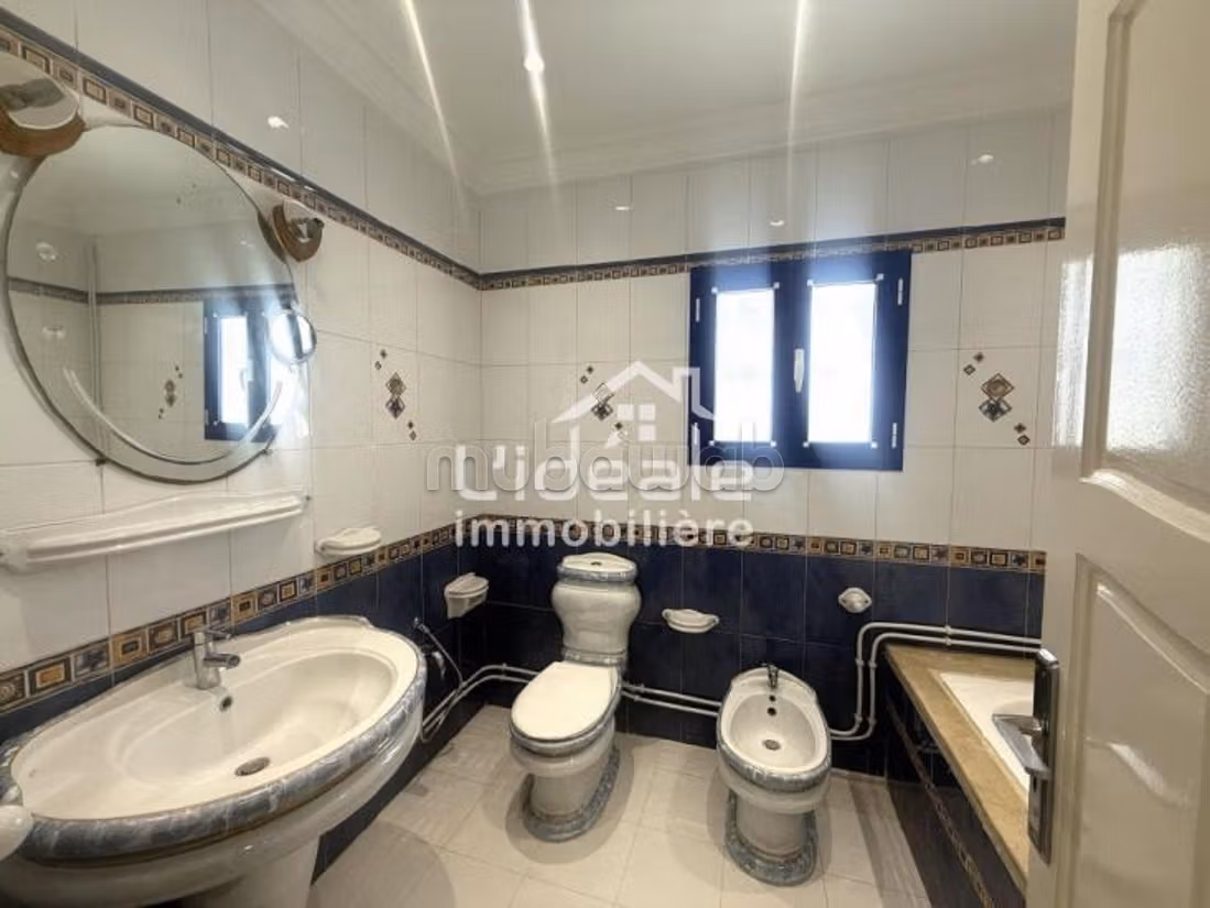A vendre appartement s4 vue mer Hammamet centre