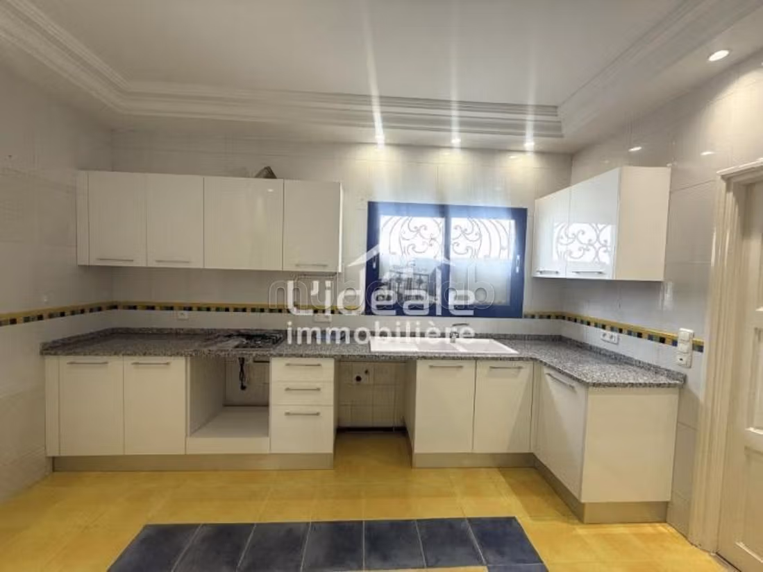 A vendre appartement s4 vue mer Hammamet centre