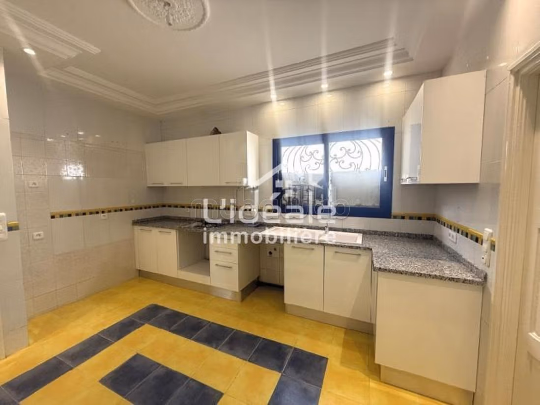 A vendre appartement s4 vue mer Hammamet centre