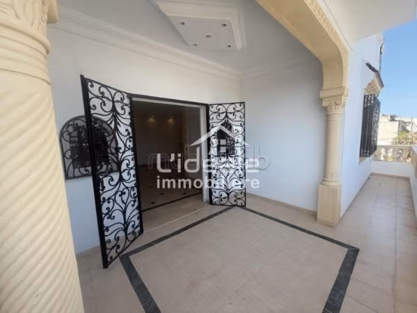 A vendre appartement s4 vue mer Hammamet centre