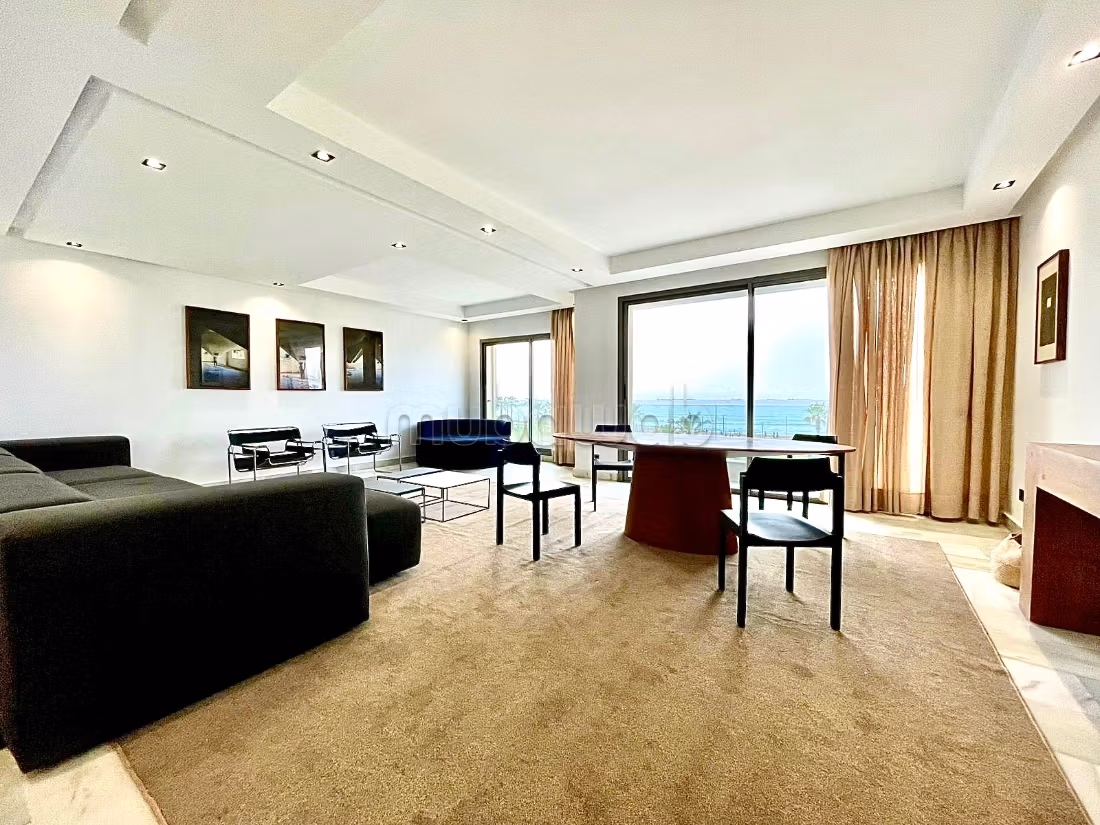 Louez cet appartement à Ain Diab. 3 belles chambres. Meublé — 3