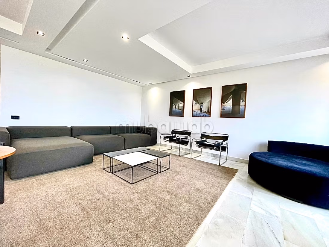 Louez cet appartement à Ain Diab. 3 belles chambres. Meublé — 5