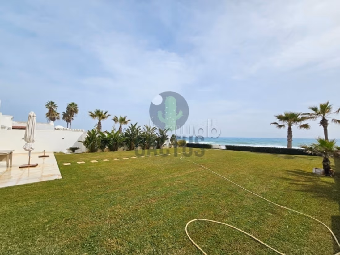Vacation location Villa S3 feet in the water in Maamoura