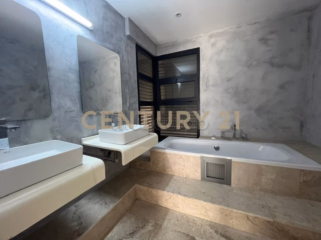 For sale Triplex S4 located in La Soukra