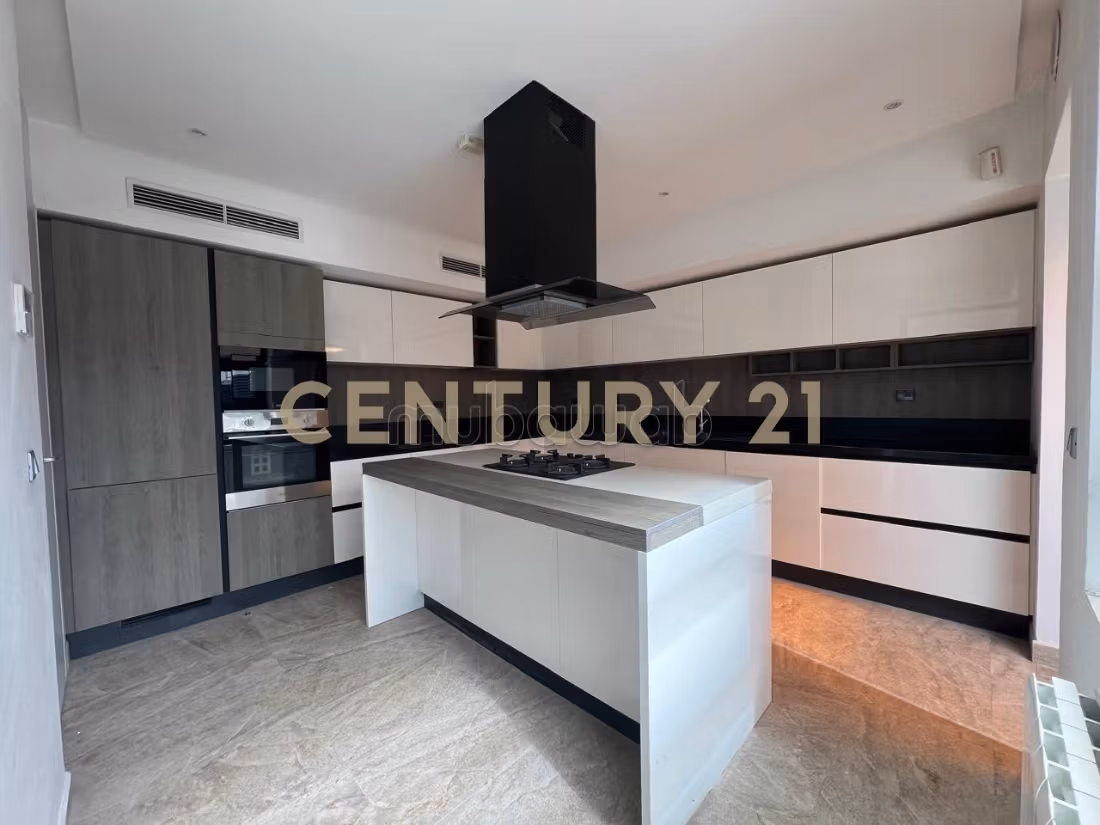 For sale Triplex S4 located in La Soukra