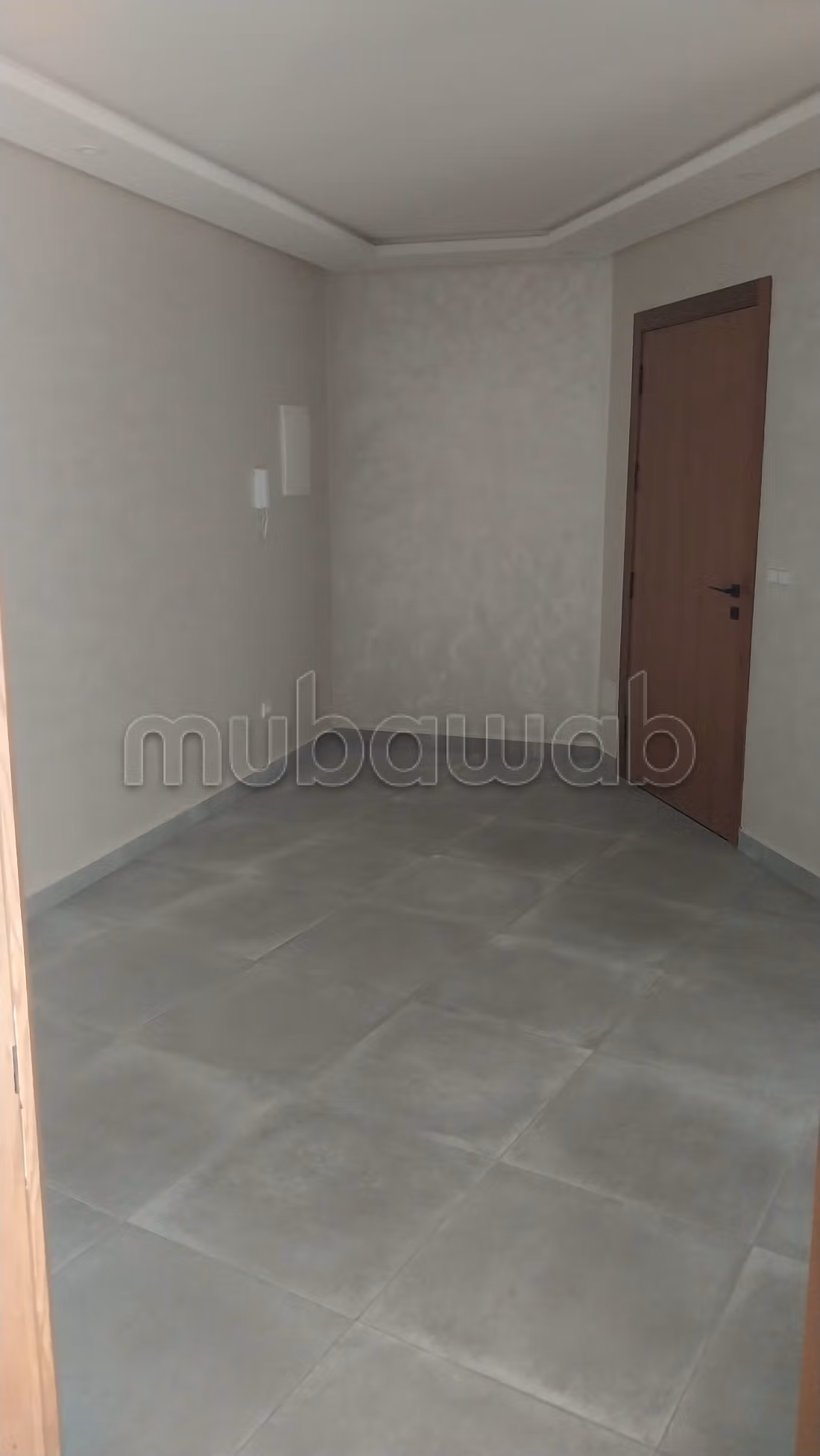 Piso en venta en Al Amal. Área total 149 m². Salón marroquí y antena parabólica
