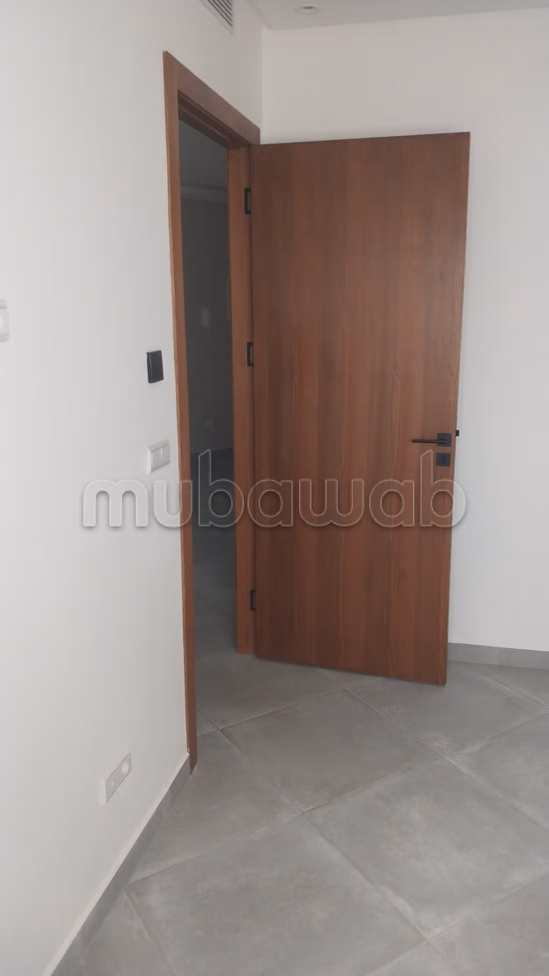 Piso en venta en Al Amal. Área total 149 m². Salón marroquí y antena parabólica