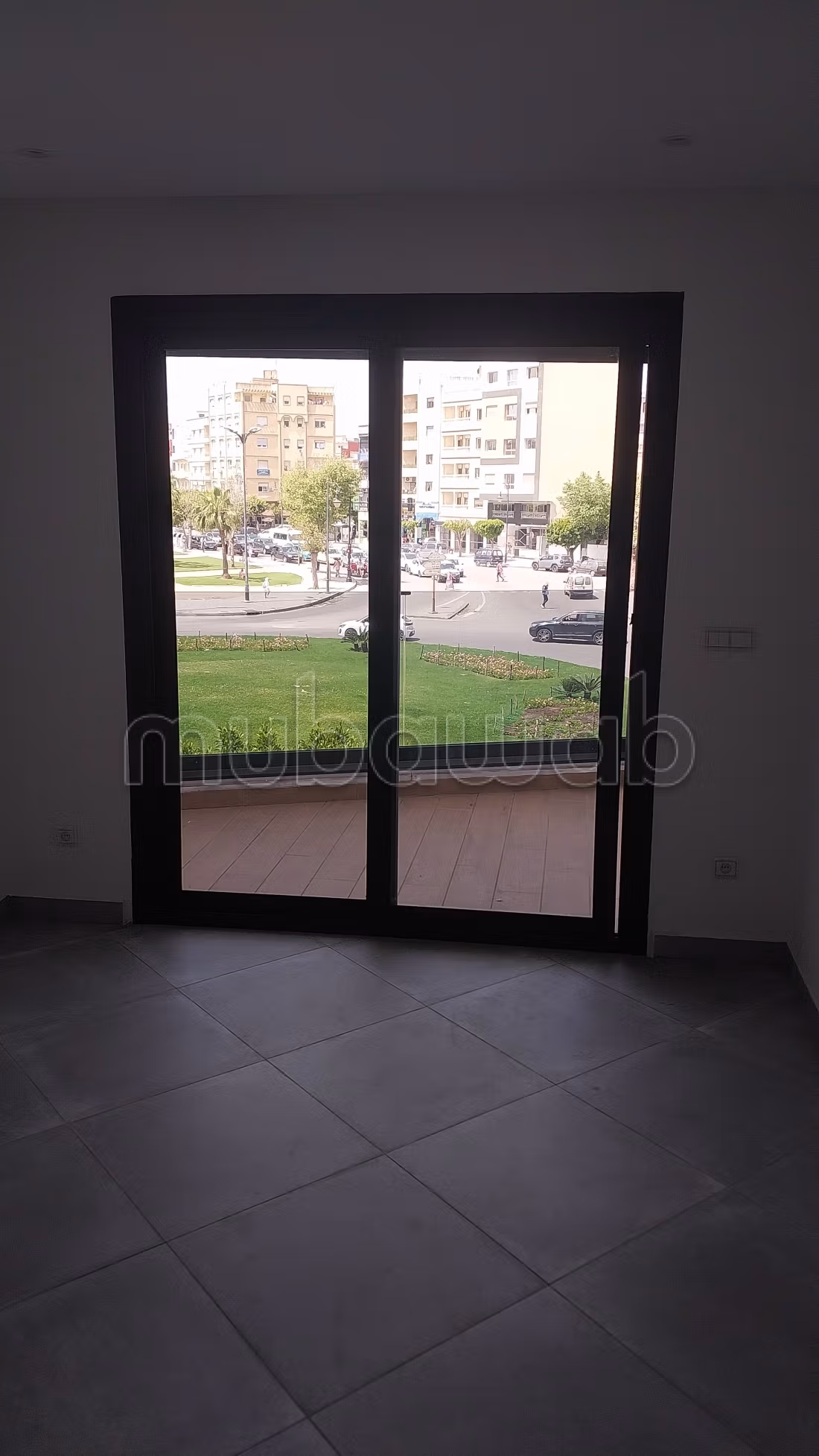 Piso en venta en Al Amal. Área total 149 m². Salón marroquí y antena parabólica