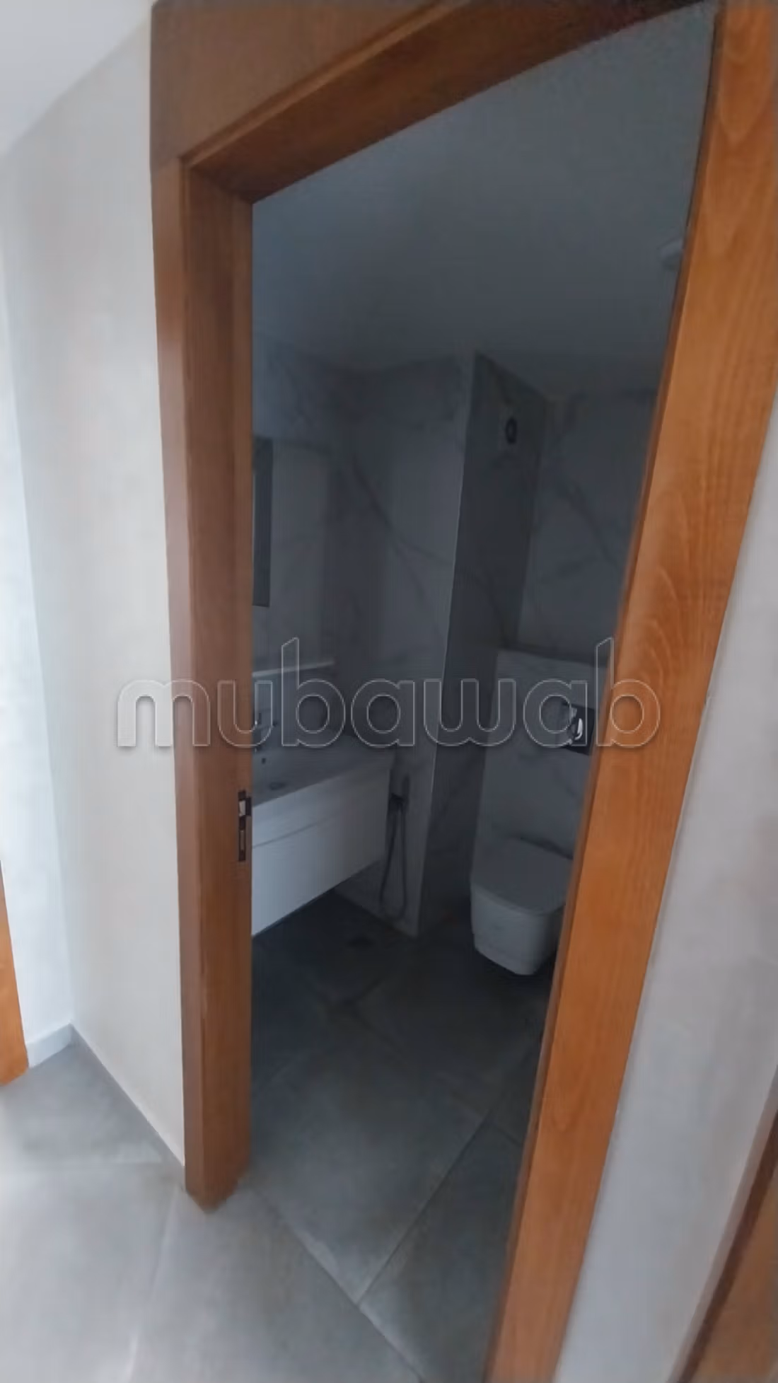 Piso en venta en Al Amal. Área total 149 m². Salón marroquí y antena parabólica