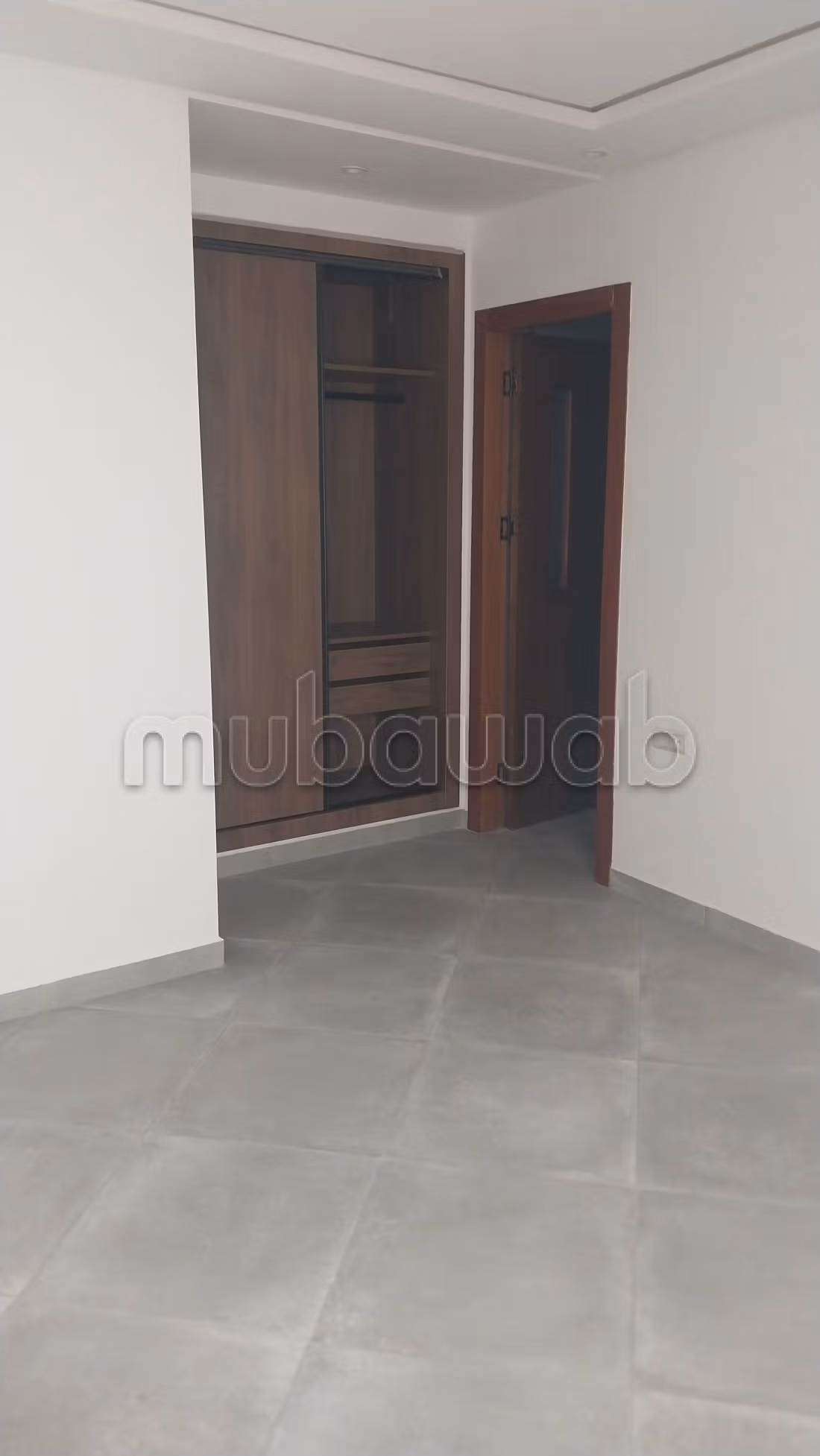Piso en venta en Al Amal. Área total 149 m². Salón marroquí y antena parabólica