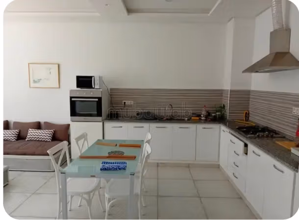 Appartement à louer à Hammamet dans villa. Superficie 200 m². Trés bien meublé