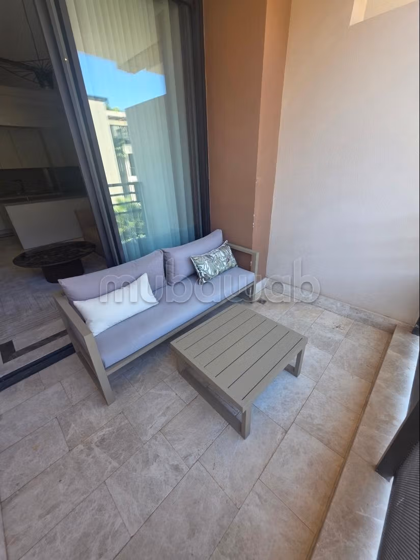 Superbe appartement à louer à M Avenue. 1 chambre. Bien meublé