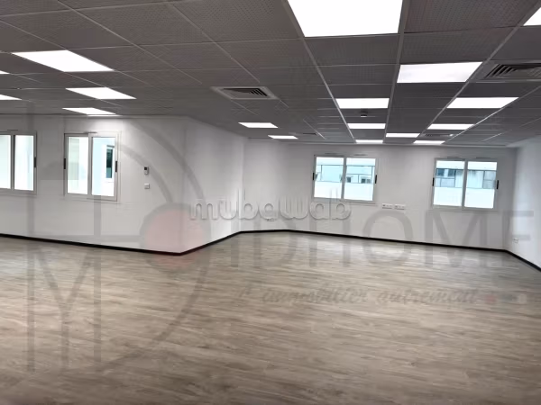 Spazio aperto spazioso di 250m² in affitto