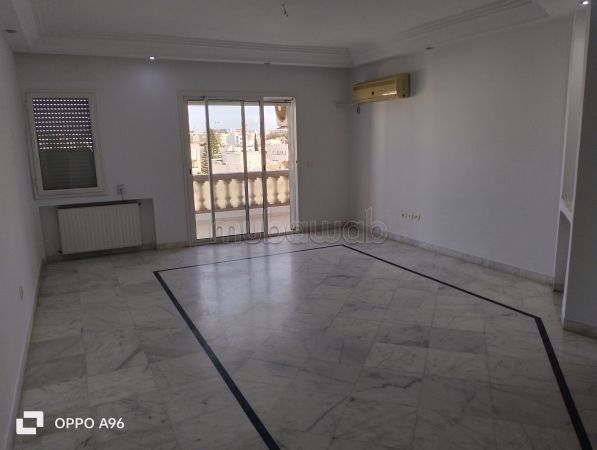 Great apartment for rent in Ain Zaghouan. Total area 145 m². Garden and lift
