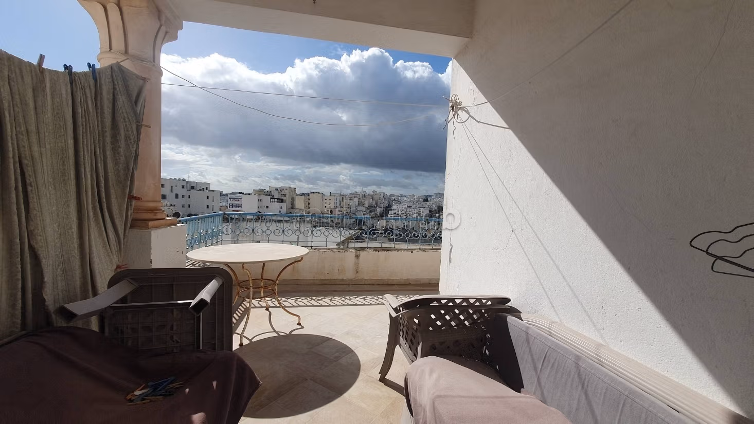 A VENDRE À ENNASR 1 Duplex à fort potentiel