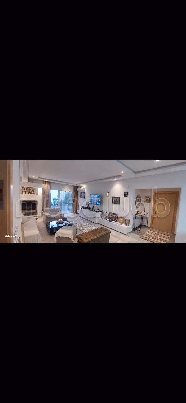 Location saisonnière à Hammamet. 
Surface de 250 m². 
Parking et terrasse