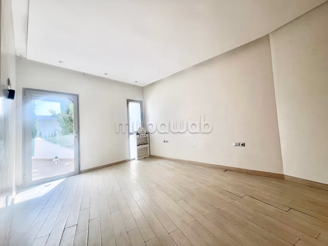 Bonito piso en alquiler en Beauséjour. 2 bonitas habitaciones. Terraza y ascensor