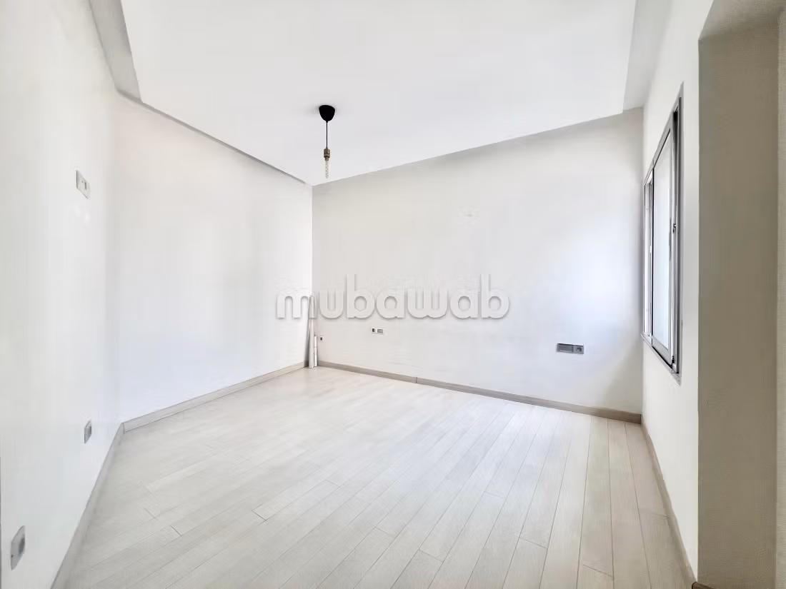 Bonito piso en alquiler en Beauséjour. 2 bonitas habitaciones. Terraza y ascensor
