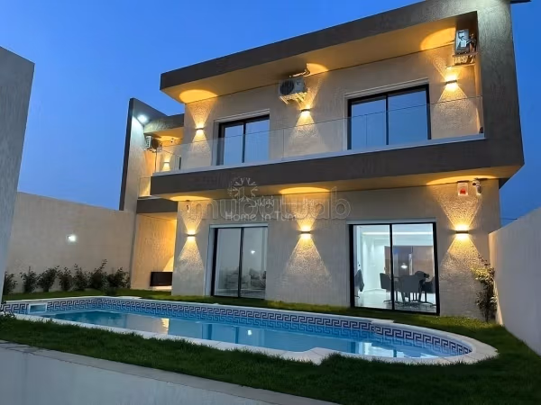 In Vendita - Villa con Piscina a Kalâa Kebira