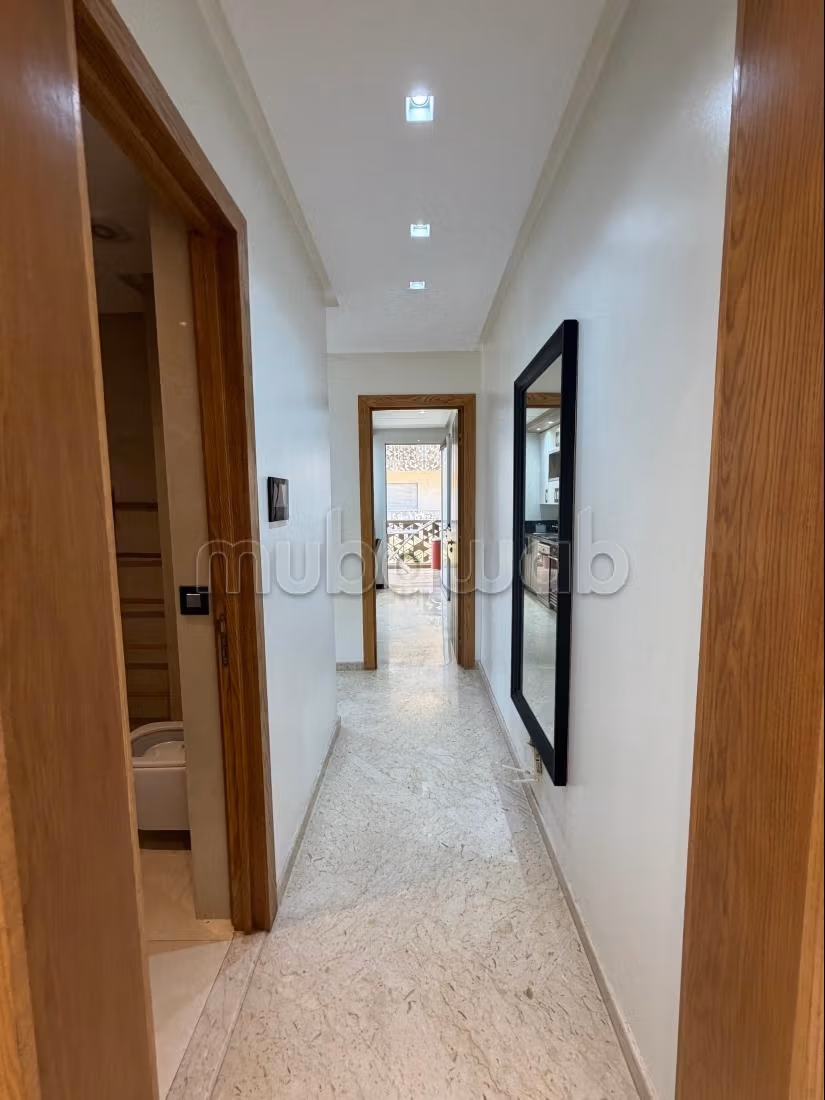 Location d'un appartement à Casablanca Finance City.
2 chambres Bien meublé — 5