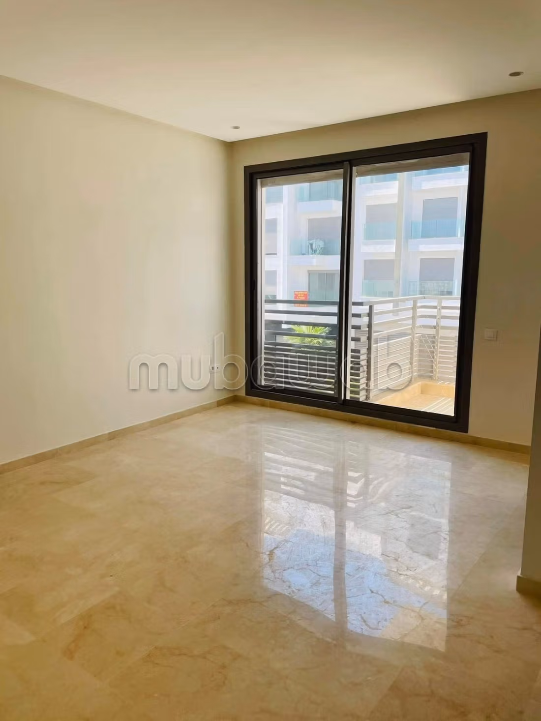 Louez cet appartement à Ain Borja. 1 Pièce. Avec ascenseur — 4