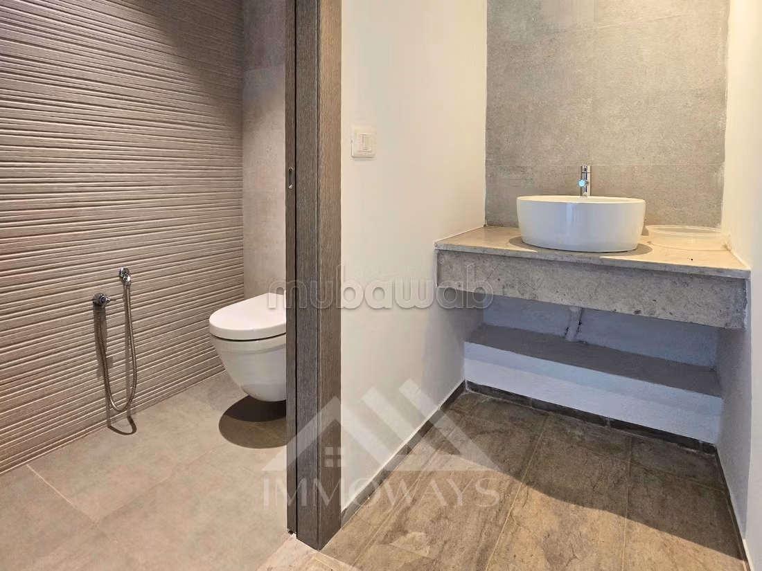 Bureau 108 m² à louer aux Berges du Lac 2