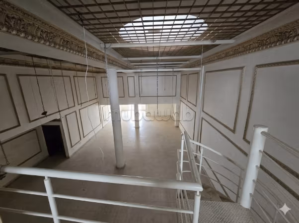 Oficinas y locales comerciales en alquiler en Racine Extension. Dimensión 295 m²
