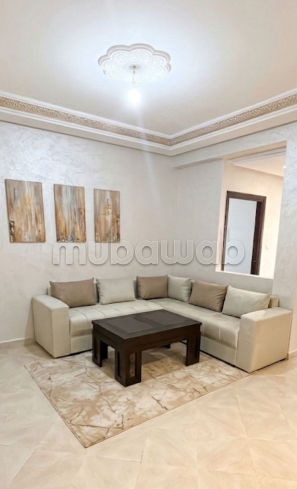 Nieuwe Lichte Gemeubileerde Appartement, 24/7 Conciërge