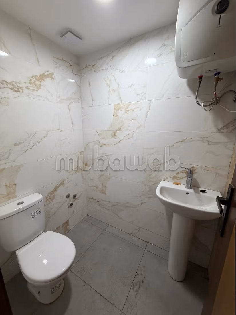 Spacious office for rent – 5th floor