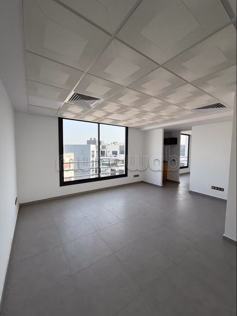 Spacious office for rent – 5th floor