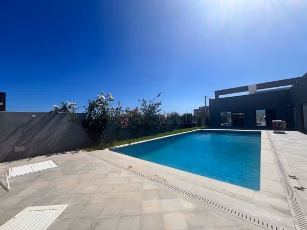 Villa indépendante S5 avec piscine A vendre