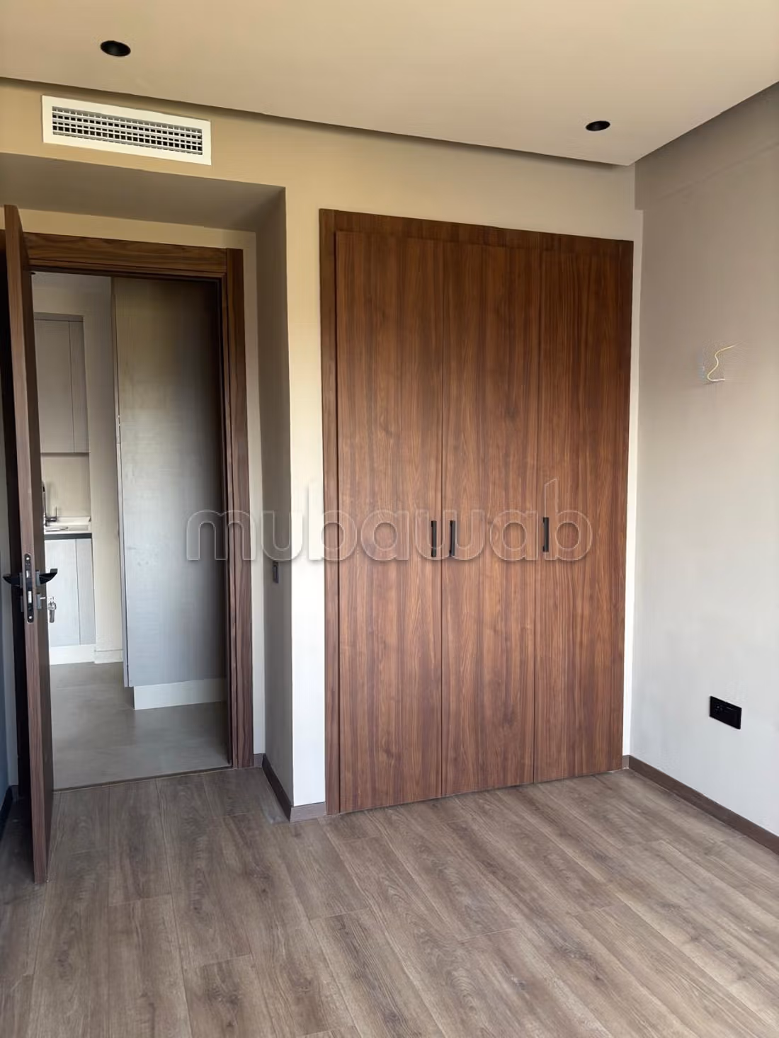 Louez cet appartement à Riviera. 
1 chambre. 
Concierge et climatisation