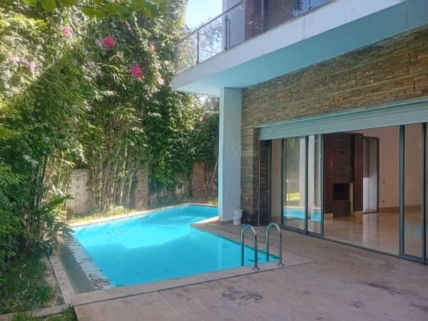 Villa à louer à AIN DIAB EXTENSION