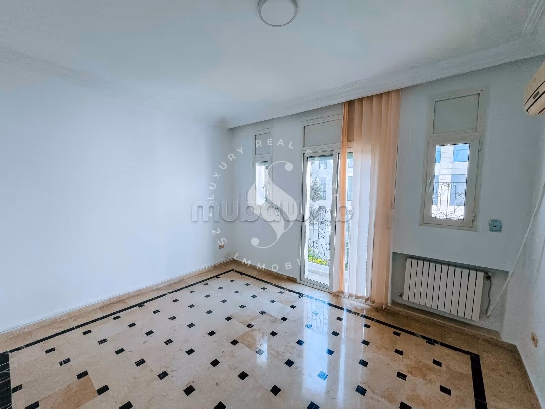 À louer un Duplex avec jardin commun au lac1