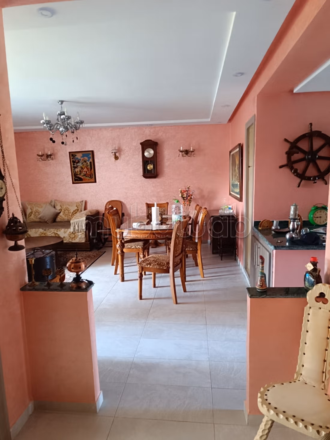 Vendita di uno splendido appartamento. Superficie 114 m². Servizio di concierge e piscina