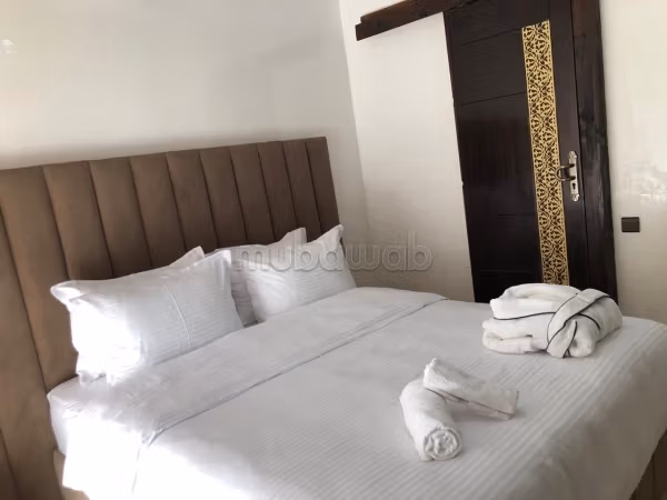 Appartement 2 ch 115 m2 à louer longue durée pas de sous location àpres ancien hôpital militaire Bien meublé