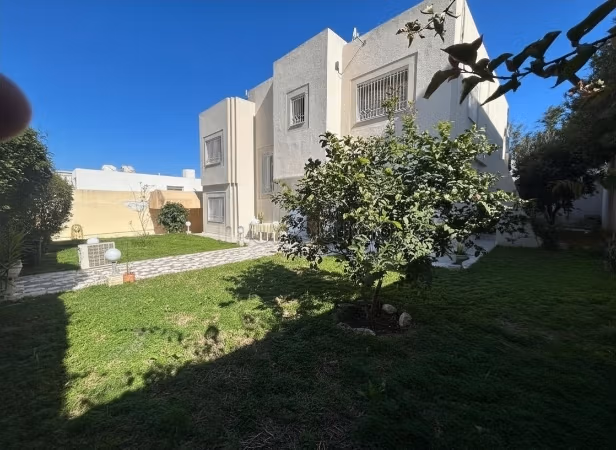 A vendre une villa d'un terrain de 538m²