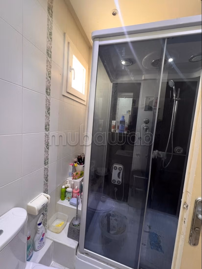 Vente d'un bel appartement à Ain Zaghouan. Surface totale 147 m². Porte sécurisée et chauffage central