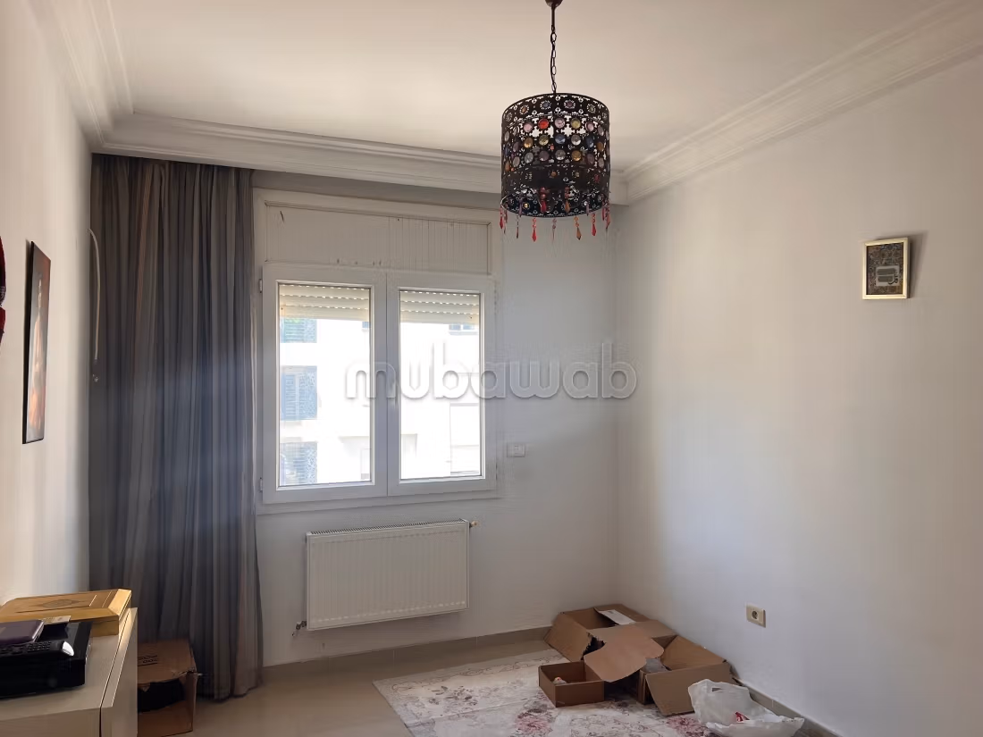 Vente d'un bel appartement à Ain Zaghouan. Surface totale 147 m². Porte sécurisée et chauffage central