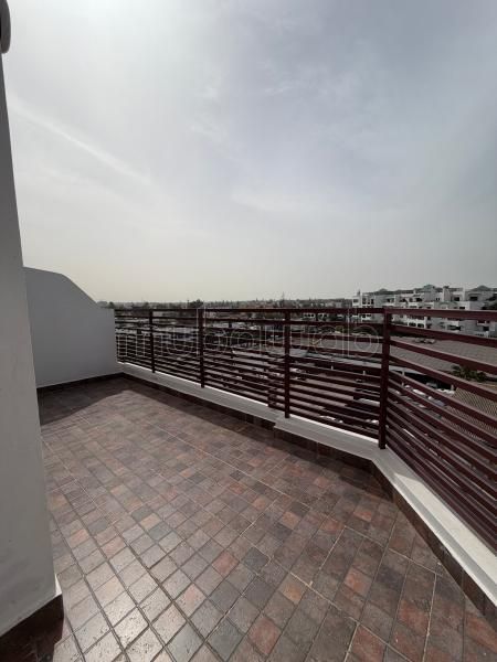 Superbe studio à vendre les princesses 
avc terass