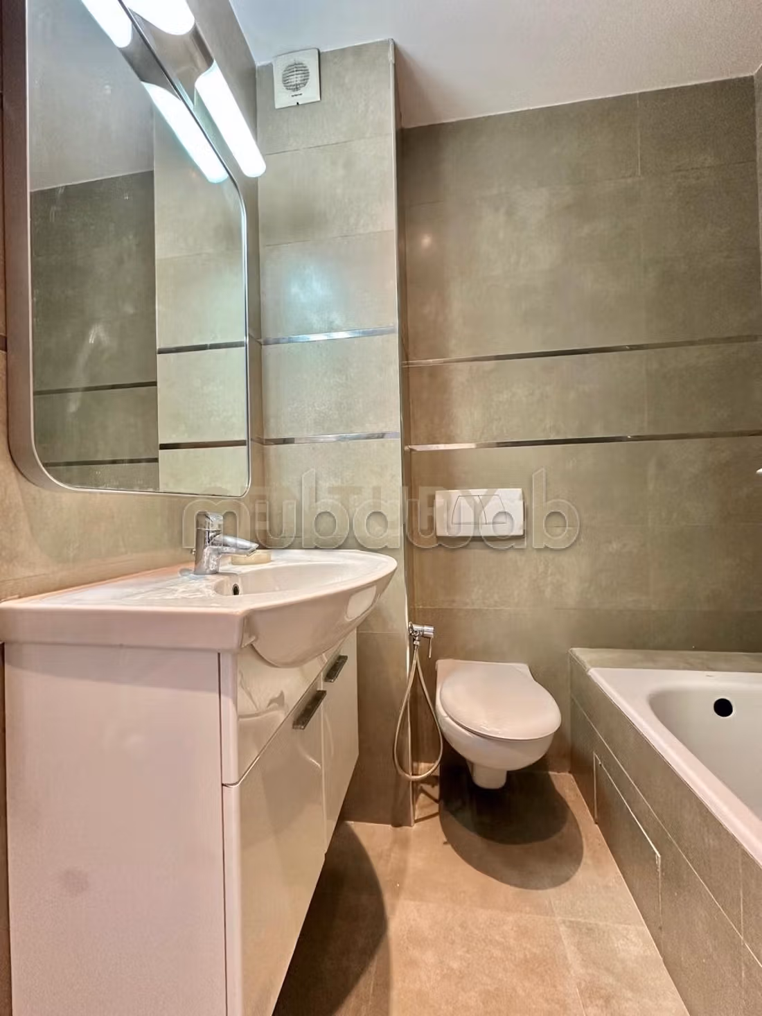 For sale: S3 apartment with lake view