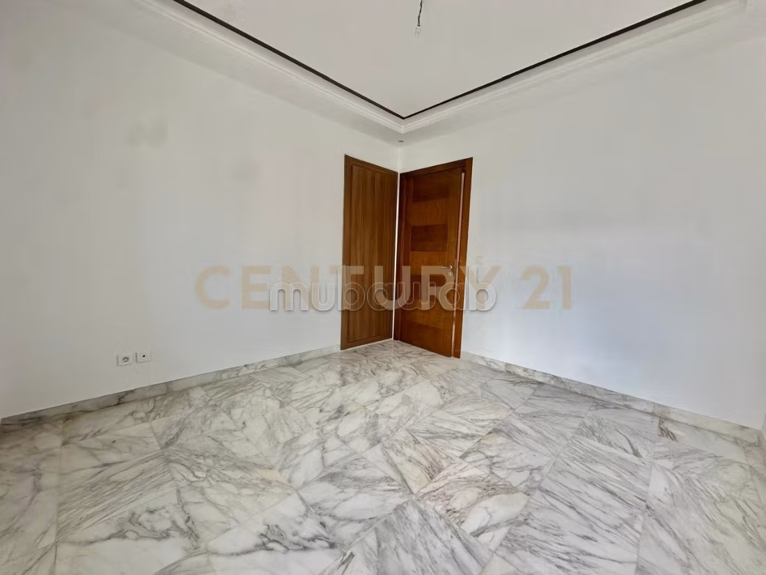 For sale: S3 apartment with lake view