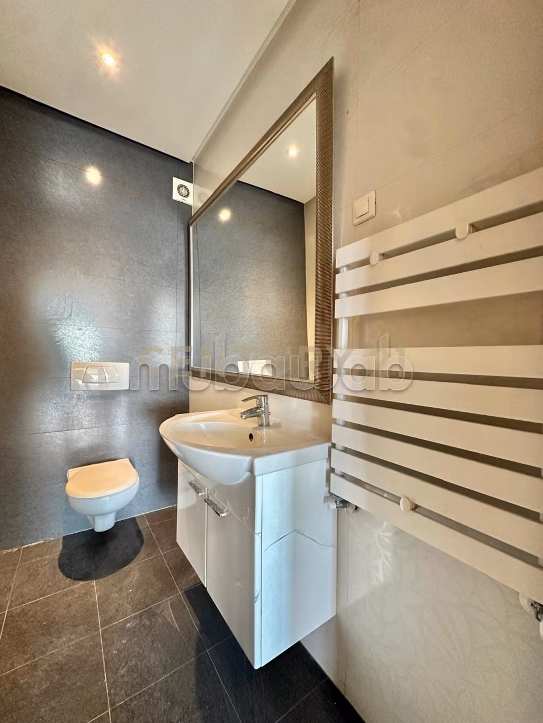 For sale: S3 apartment with lake view