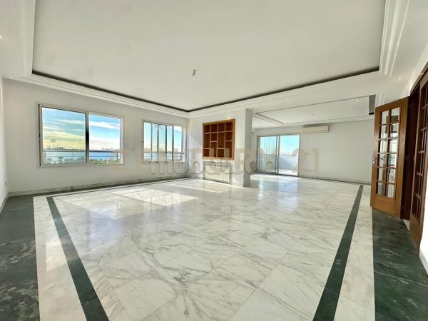 A vendre: Appartement S3 avec vue sur le lac