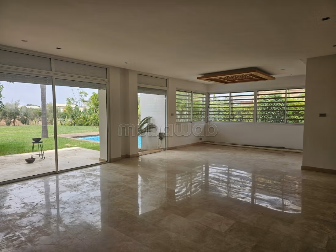 Villa CG con piscina e vista sul golf da affittare a Ville Verte