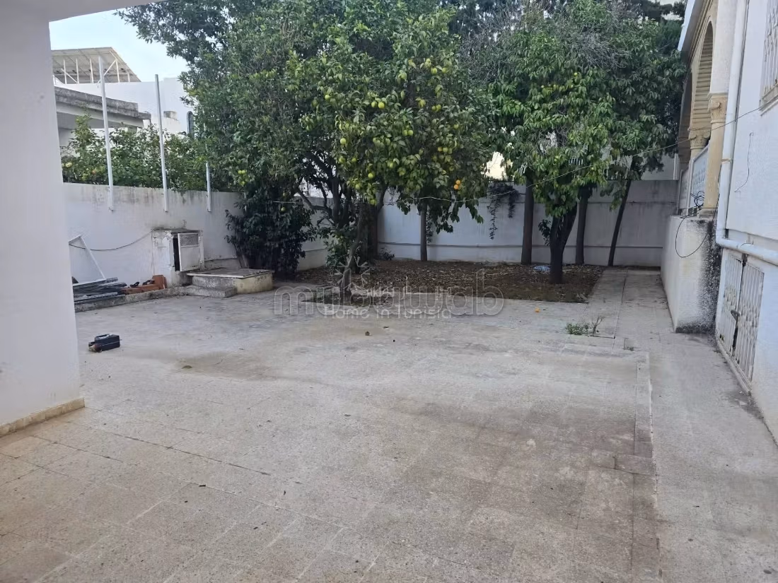 À VENDRE – Villa de Standing à El Menzah 6