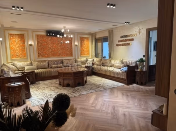 Superbe appartement à vendre à La Ville Haute.
Surface totale 116 m²