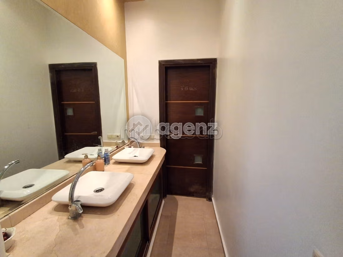 Villa te koop 317 m², 4 slaapkamers Luchthaven Mohammed V Bouskoura