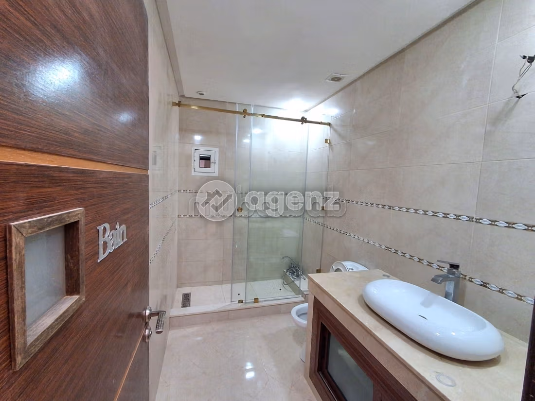 Villa te koop 317 m², 4 slaapkamers Luchthaven Mohammed V Bouskoura