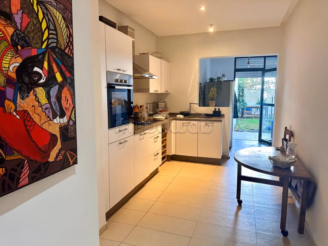 Trés bel appartement vide avec jardin à louer